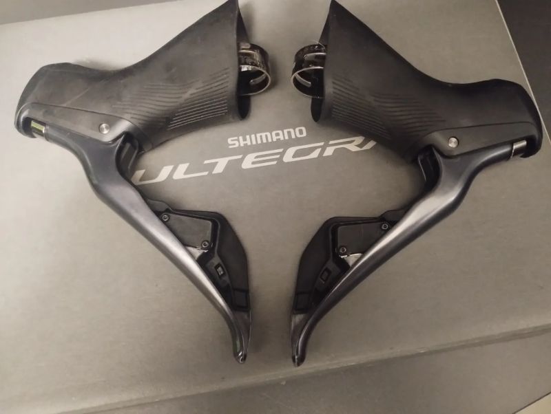 Shimano Ultegra ST-R8150 Di2 2x12