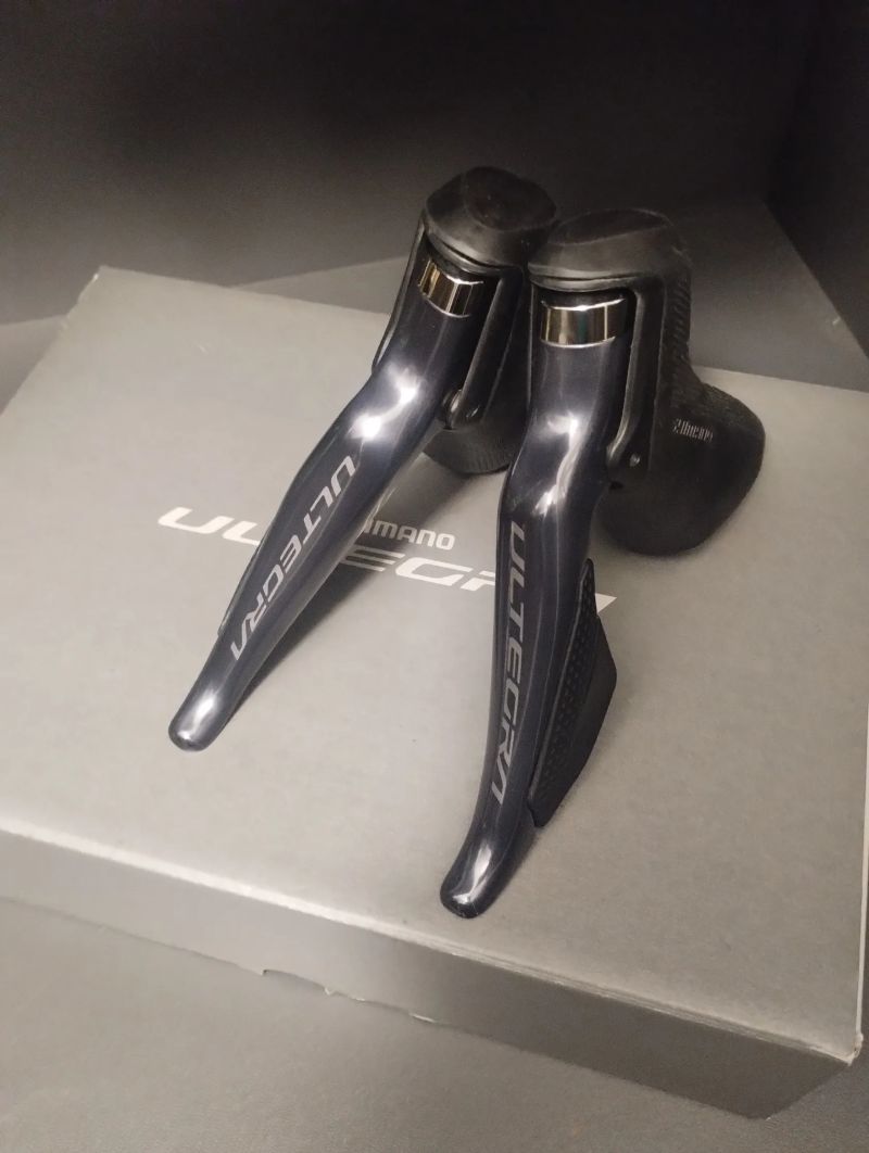 Shimano Ultegra ST-R8150 Di2 2x12