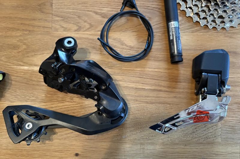 Shimano 105 Di2 - komplet nová sada