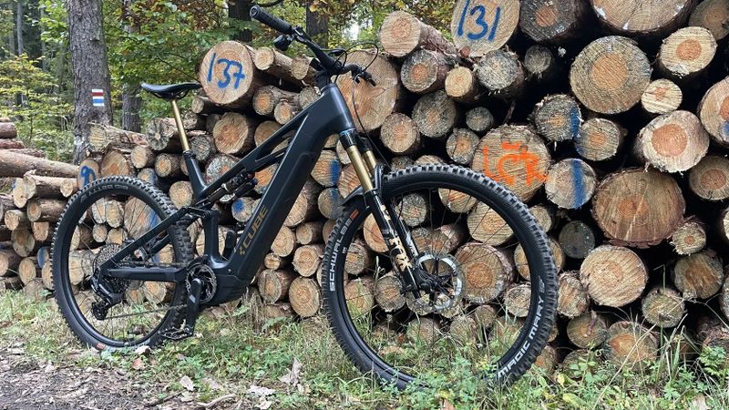 CUBE STEREO HYBRID ONE44 HPC AT carbon'n'gold XL 2025, SRAM AXS, KASHIMA 150/140mm ZÁRUKA