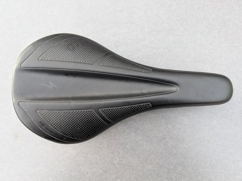 sedlo Specialized Henge Comp 143 mm