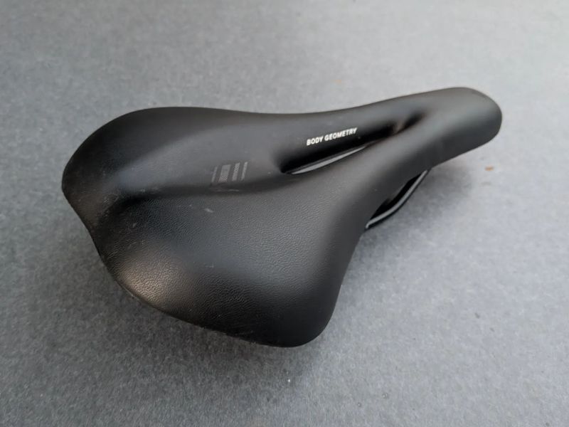 dámské sedlo Specialized Riva 155 mm