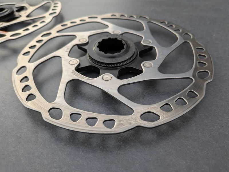 kotouče Shimano SM-RT64 160 mm