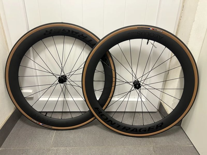 Sada silničních karbonových kol Bontrager Aeolus Pro 51 TLR