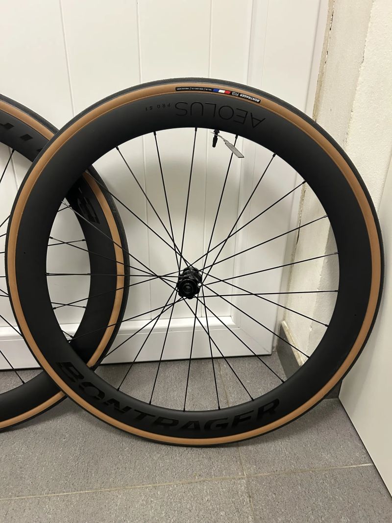 Sada silničních karbonových kol Bontrager Aeolus Pro 51 TLR