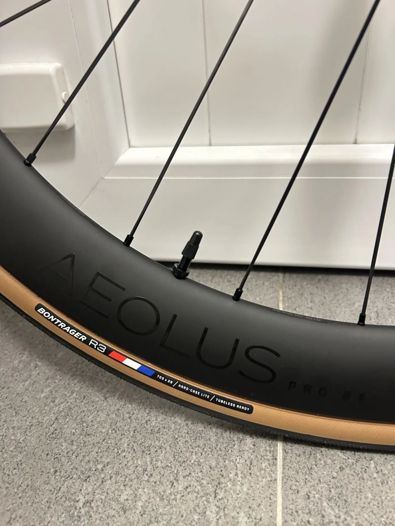 Sada silničních karbonových kol Bontrager Aeolus Pro 51 TLR