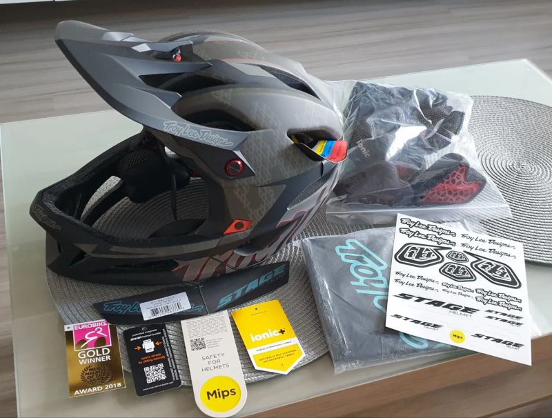 Troy Lee Designs helma vel. M/L