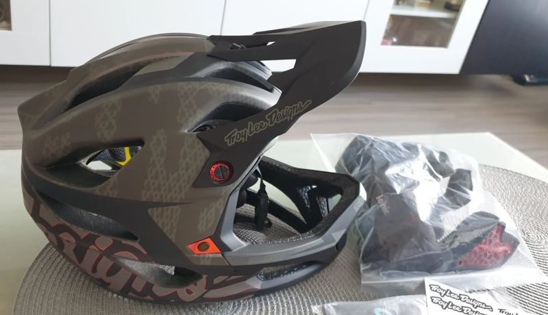 Troy Lee Designs helma vel. M/L