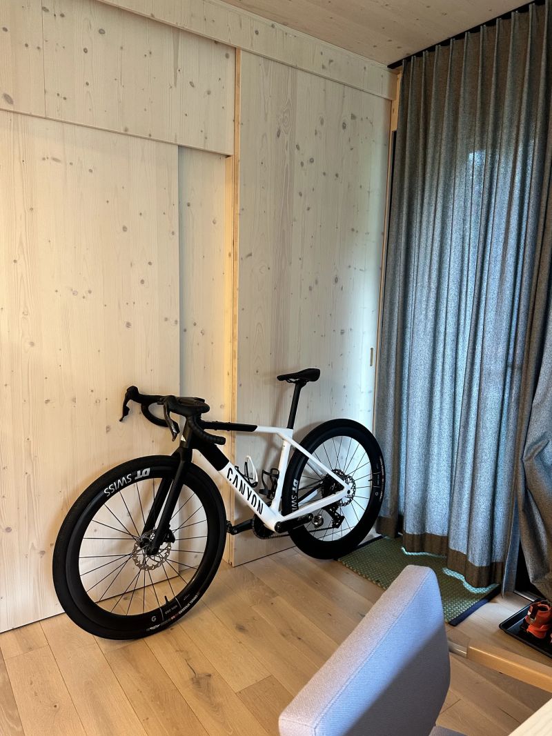 Canyon Grail CF SLX 8 AXS 2026 - do 174cm výšky postavy. 