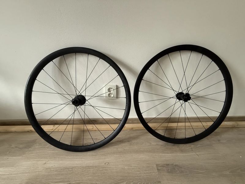 Zapletená kola Velomann V30r