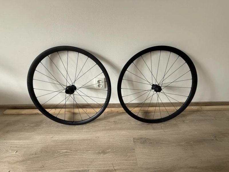 Zapletená kola Velomann V30r