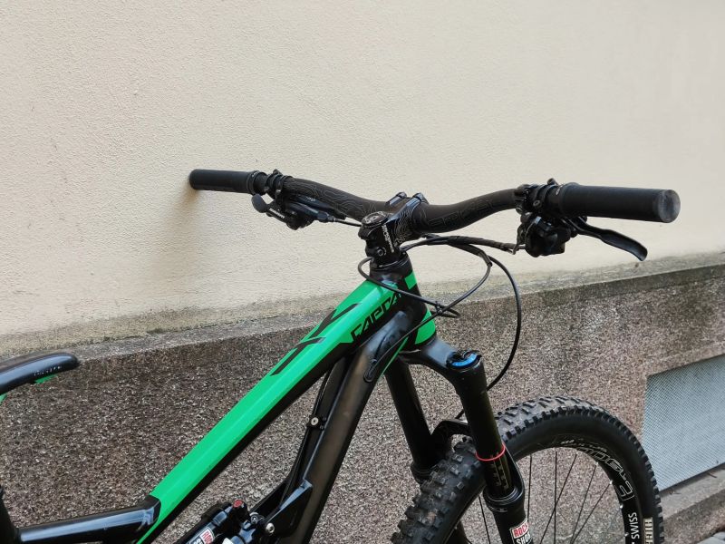 YT Industries Capra AL Comp 2 vel. L roku 2016