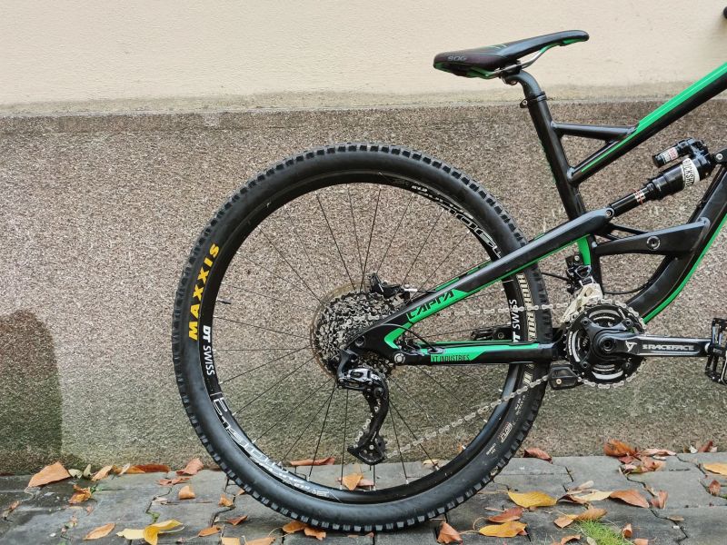 YT Industries Capra AL Comp 2 vel. L roku 2016