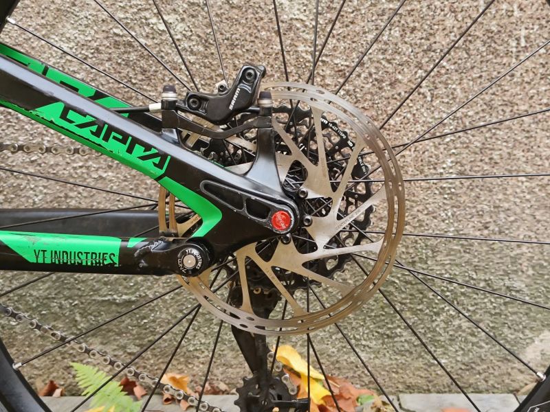 YT Industries Capra AL Comp 2 vel. L roku 2016