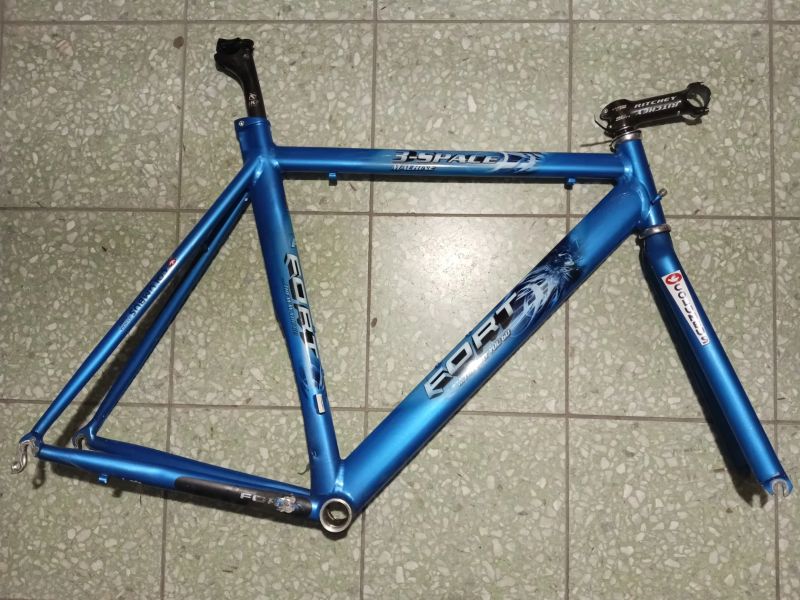 Prodám silniční rám Fort