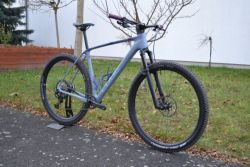 Cube Reaction C:62 Race pigeonblue´n´art (XL) Stav nového kola