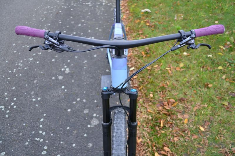 Cube Reaction C:62 Race pigeonblue´n´art (XL) Stav nového kola