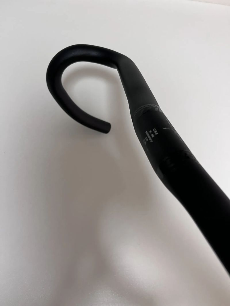 Gravel/silniční řidítka Giant Contact XR D-Fuse, 440 mm