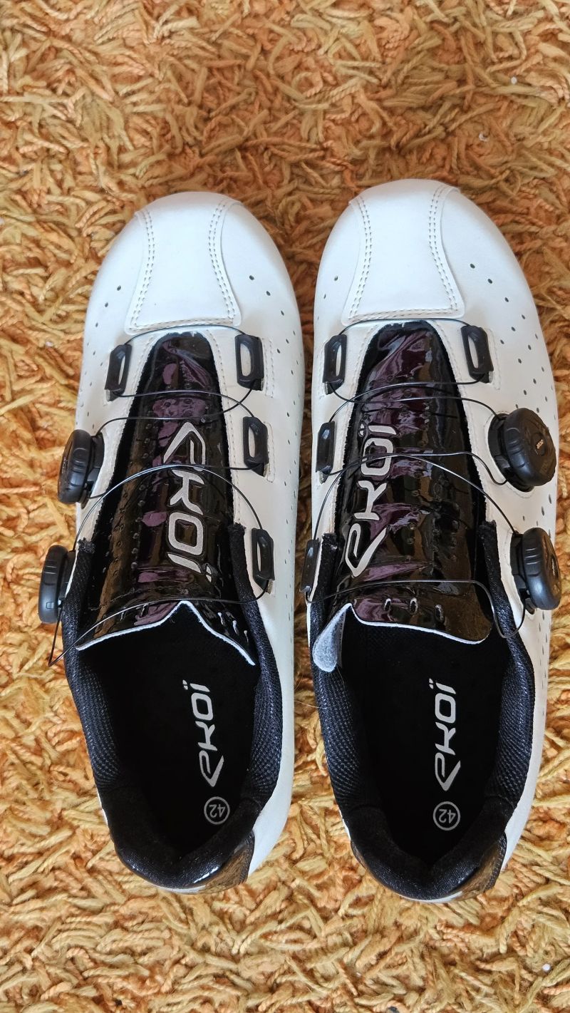 Silniční tretry Ekoi vel. 42 carbon tech