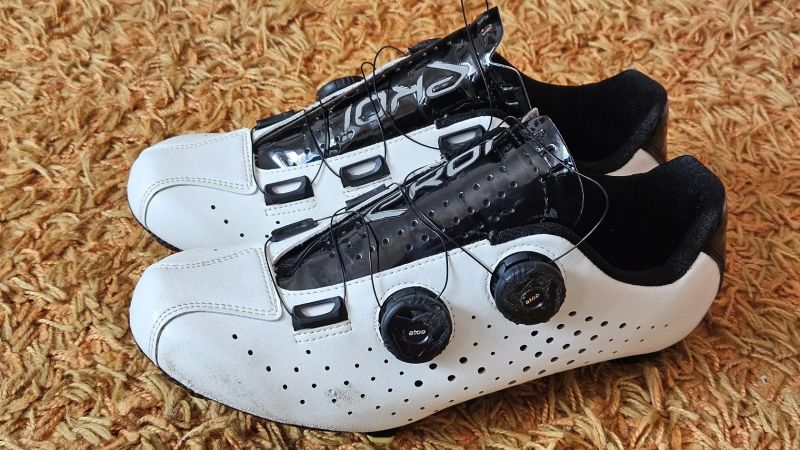 Silniční tretry Ekoi vel. 42 carbon tech