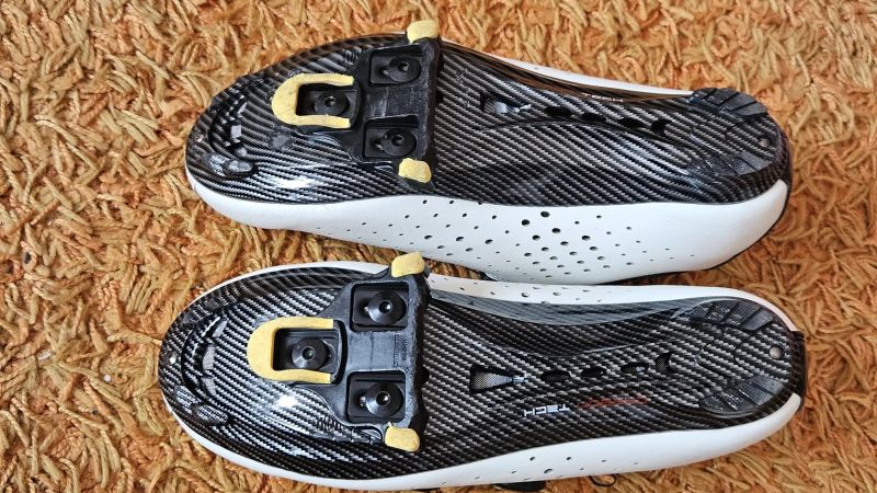 Silniční tretry Ekoi vel. 42 carbon tech