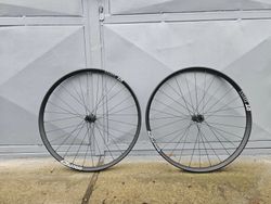 Prodám zapletená kola DT Swiss XM1700