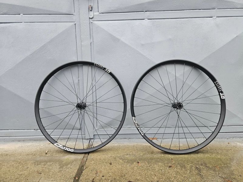 Prodám zapletená kola DT Swiss XM1700