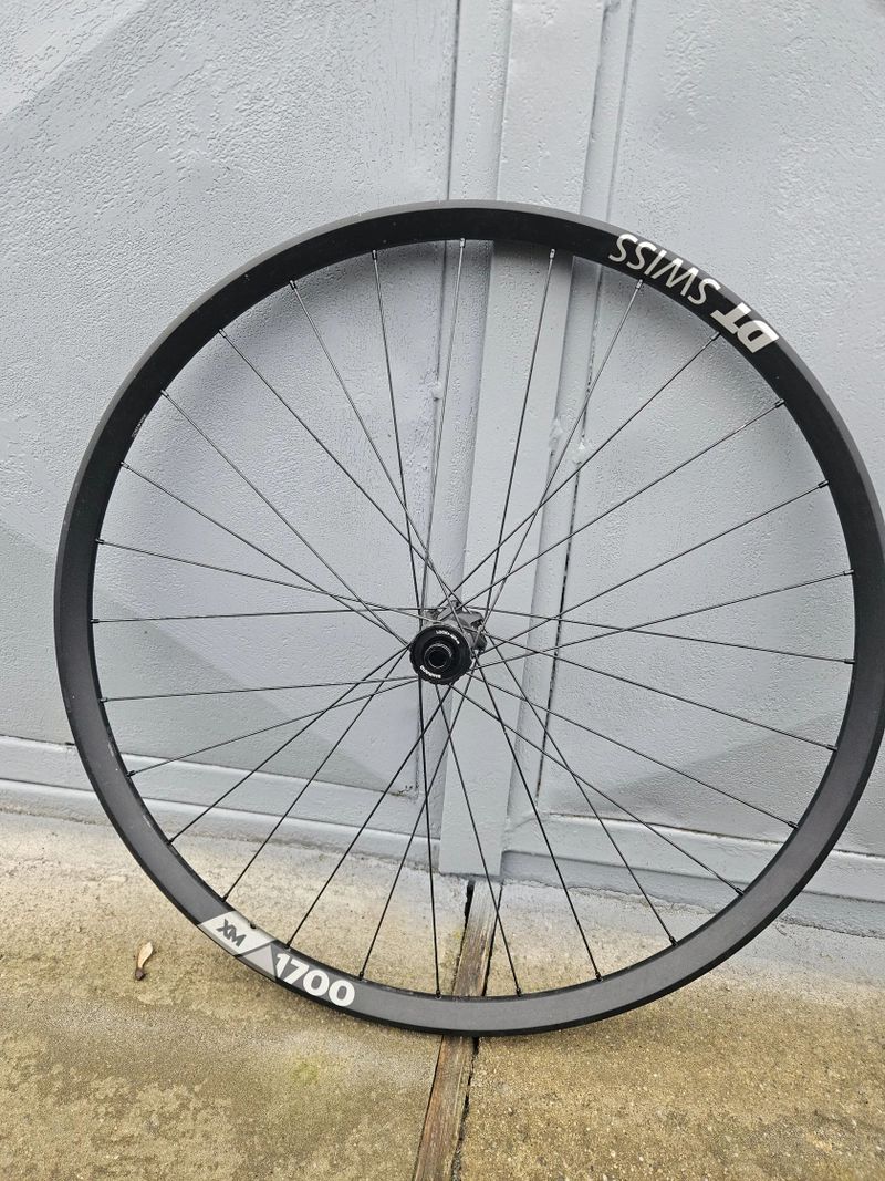 Prodám zapletená kola DT Swiss XM1700