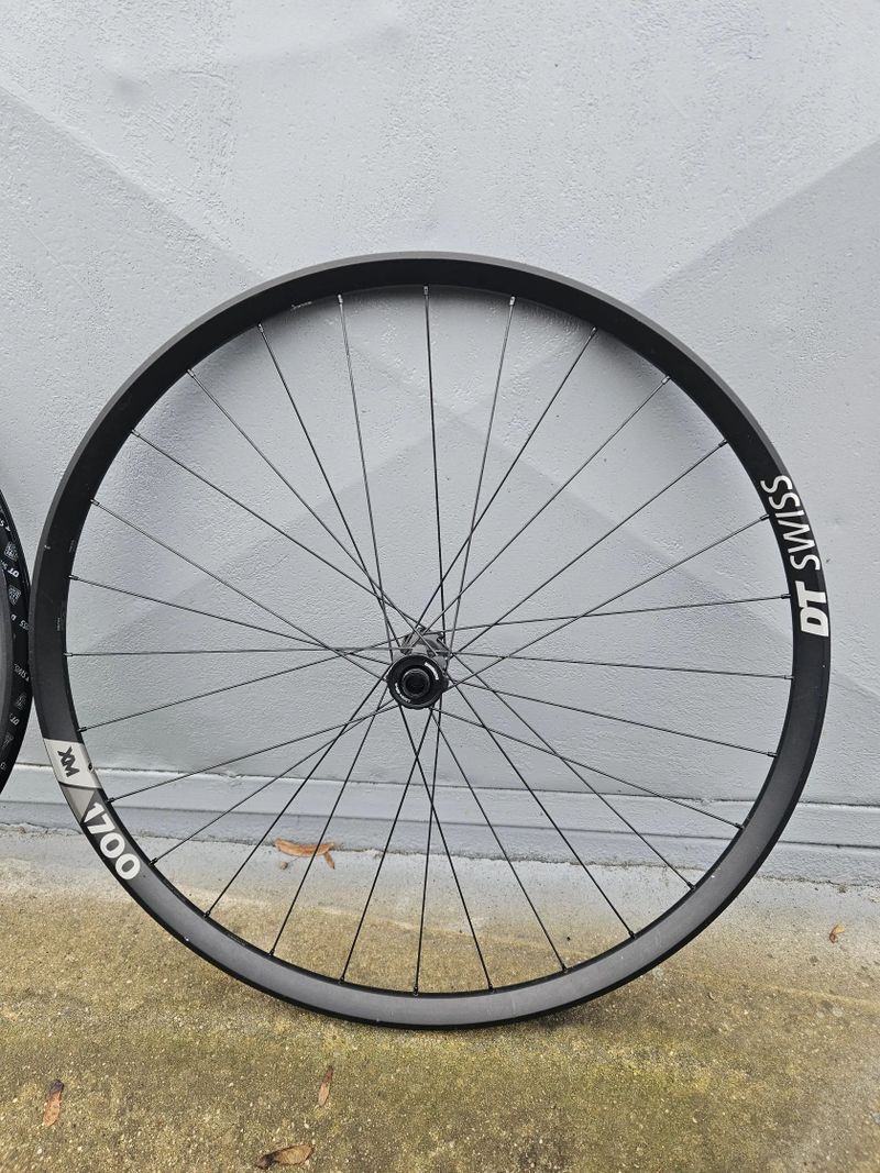 Prodám zapletená kola DT Swiss XM1700