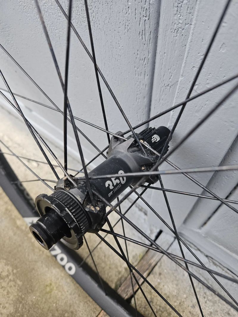 Prodám zapletená kola DT Swiss XM1700