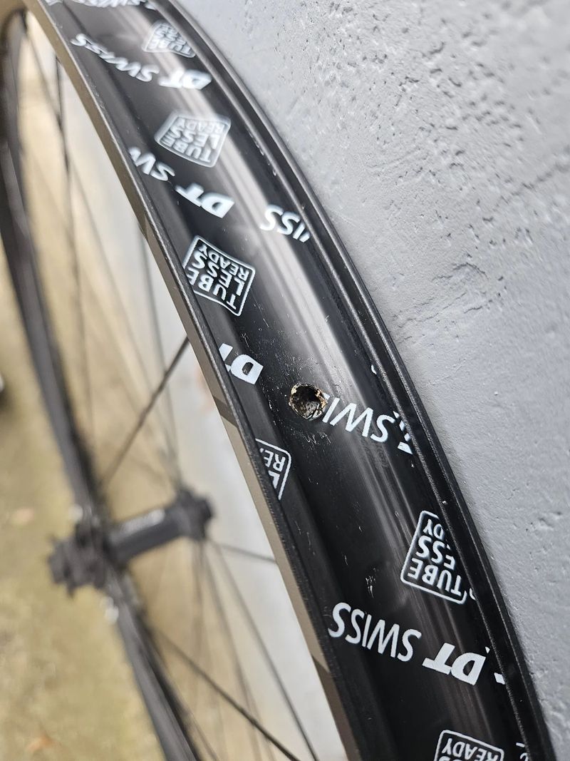 Prodám zapletená kola DT Swiss XM1700