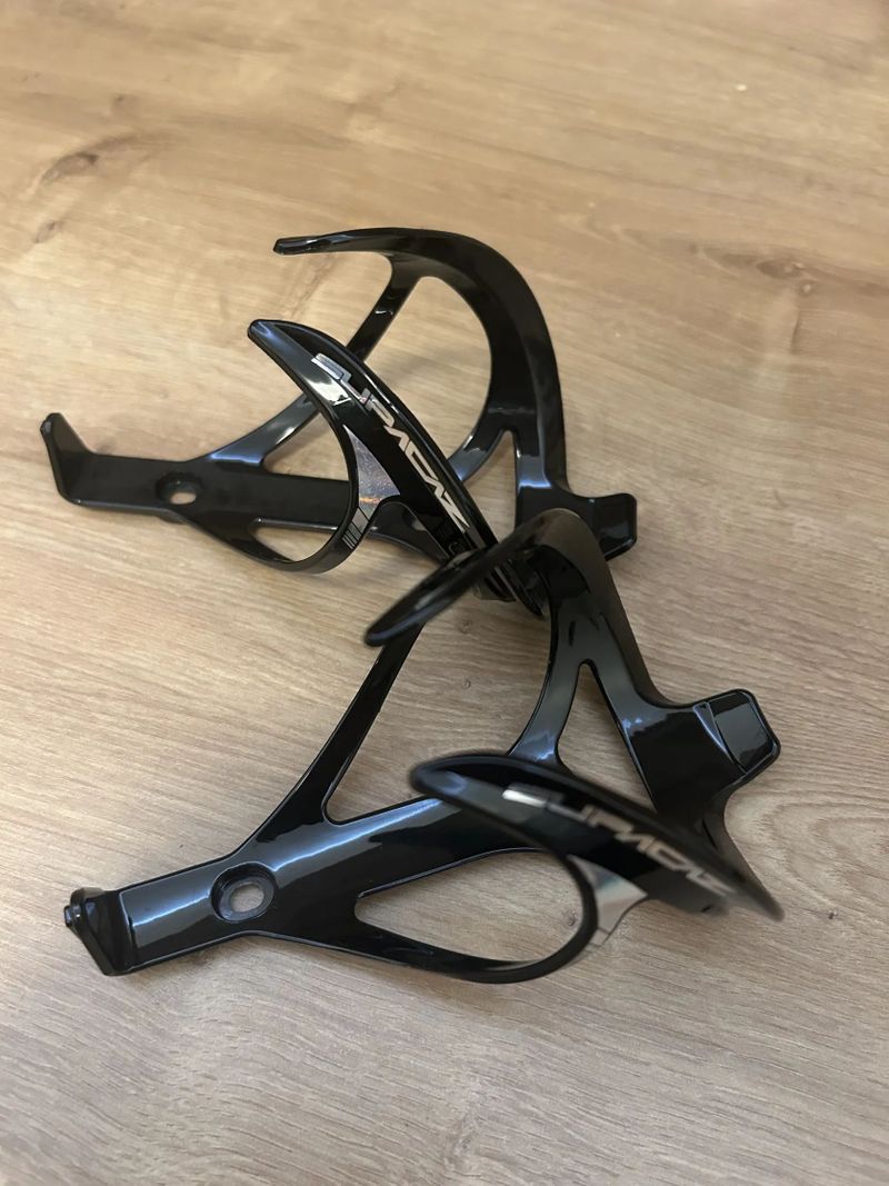 Košík SUPACAZ Manta Carbon Cage Oil Slick