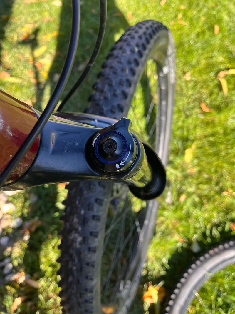 Specialized Chisel Hardtail včetně teleskopky + nahradní kola