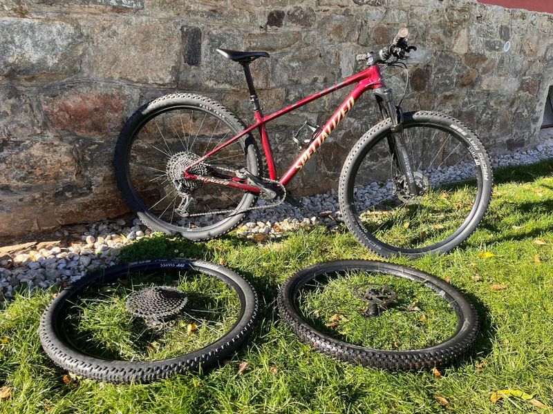 Specialized Chisel Hardtail včetně teleskopky + nahradní kola