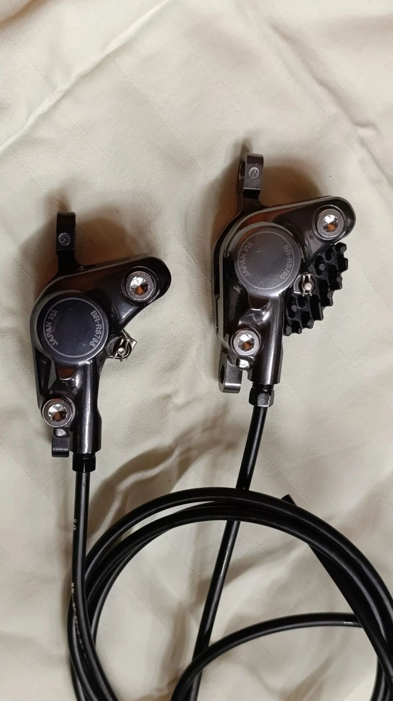 Třmeny Shimano BR-RS785