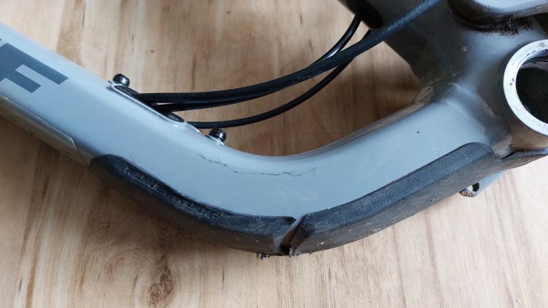 Rám Nukeproof Mega 290, prasklý