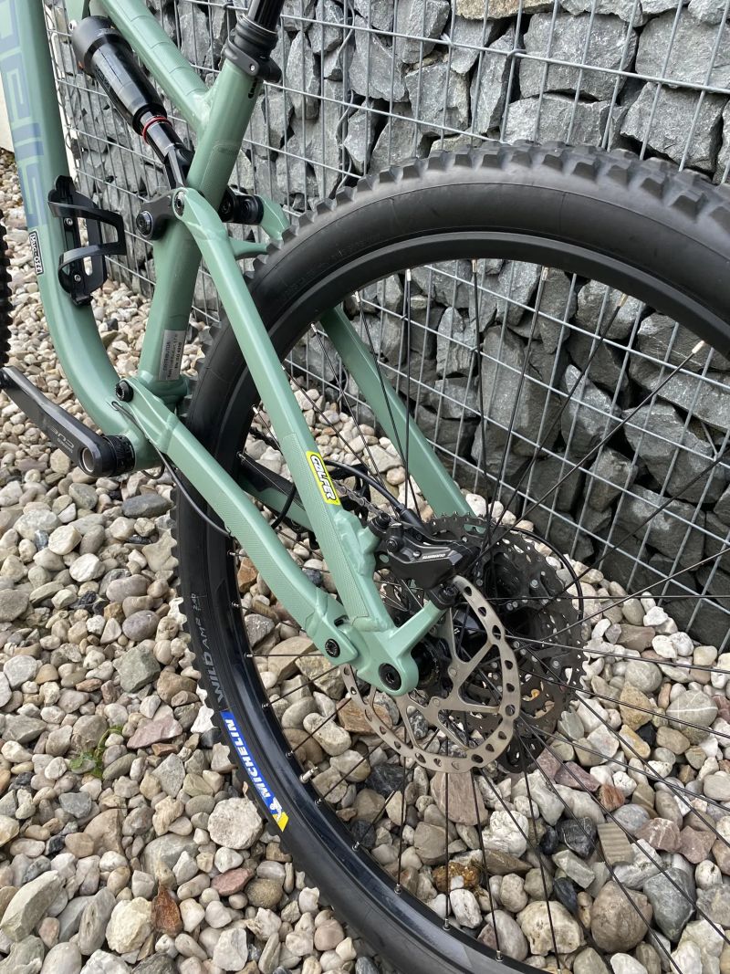 Pells Tarpan AM 3 vel. M. 29”