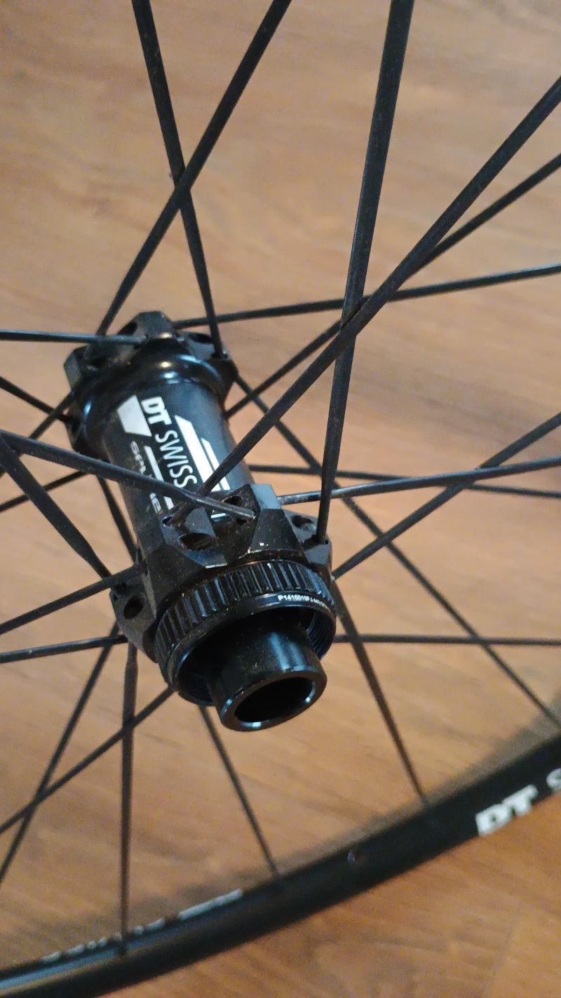 Zapletená kola DT Swiss R24 