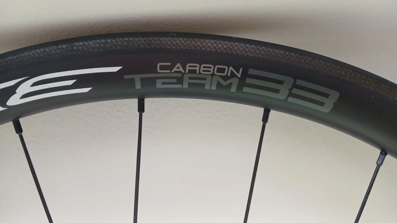 Prodám zadní zapletené kolo FORCE TEAM SP KARBON 33 - plášťové.