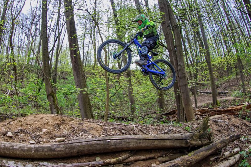 Dětské celoodpružené kolo Dartmoor Blackbird Junior 26/27,5