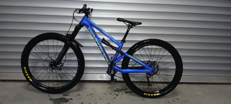 Dětské celoodpružené kolo Dartmoor Blackbird Junior 26/27,5