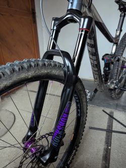 Rock Shox Yari RC 29" 160mm