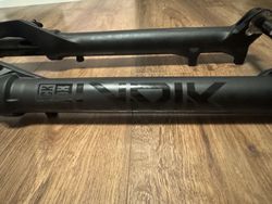 Nová vidlice RockShox Lyrik Select+ 150mm, DebonAir, Charger 3.1 RC2 - 2025