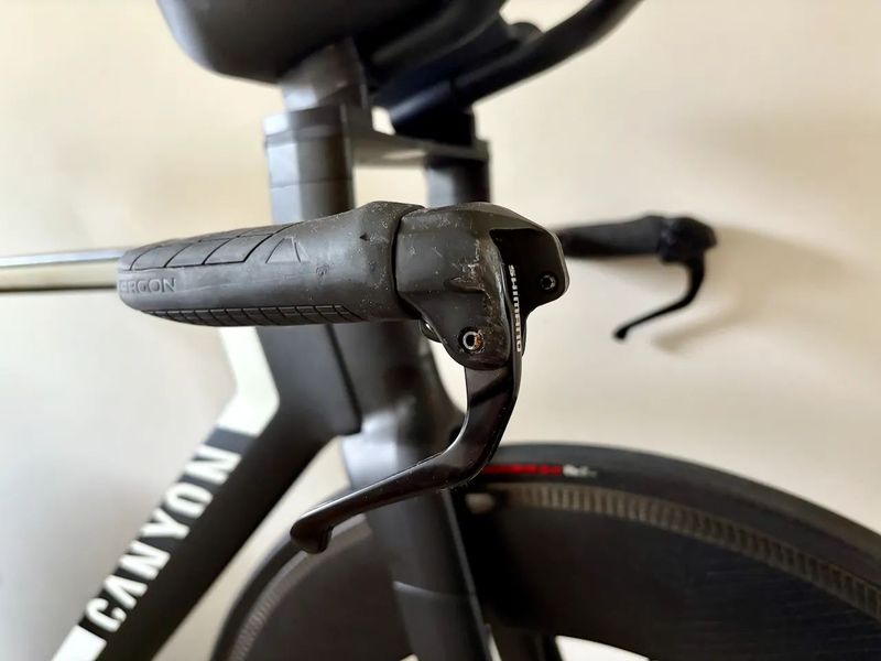 Canyon Speedmax CF SLX 8.0 – velikost M + AeroCoach AEOX kola