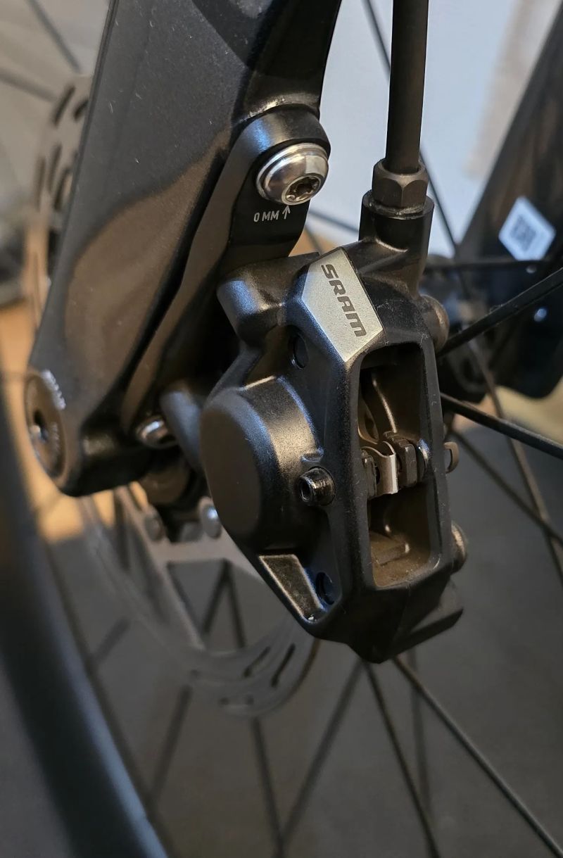 Predam komplet riadiace /brzdové páky (Ľ,P) Sram rival axs E1
