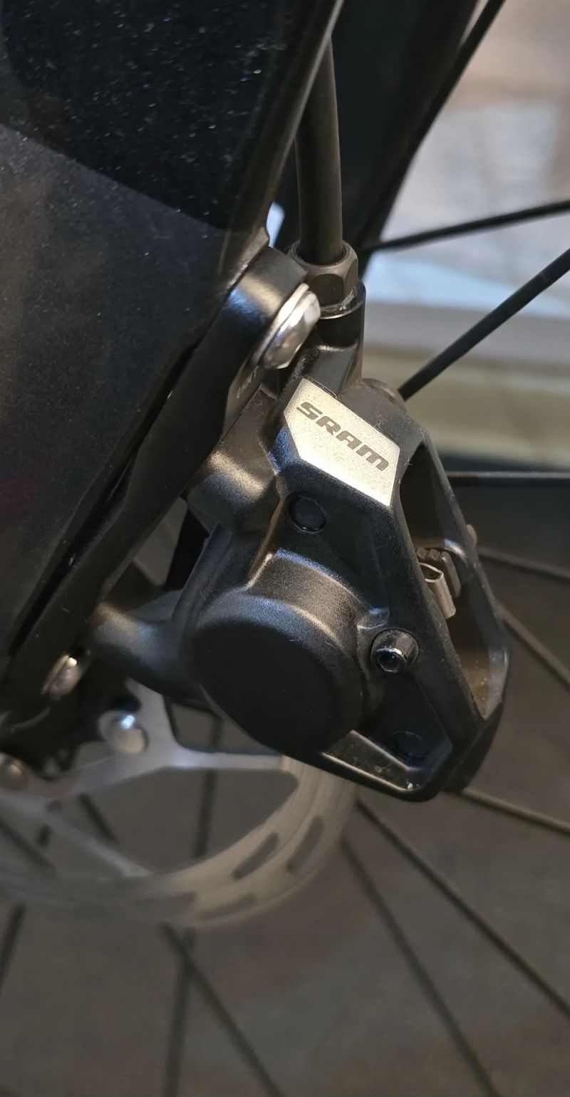 Predam komplet riadiace /brzdové páky (Ľ,P) Sram rival axs E1