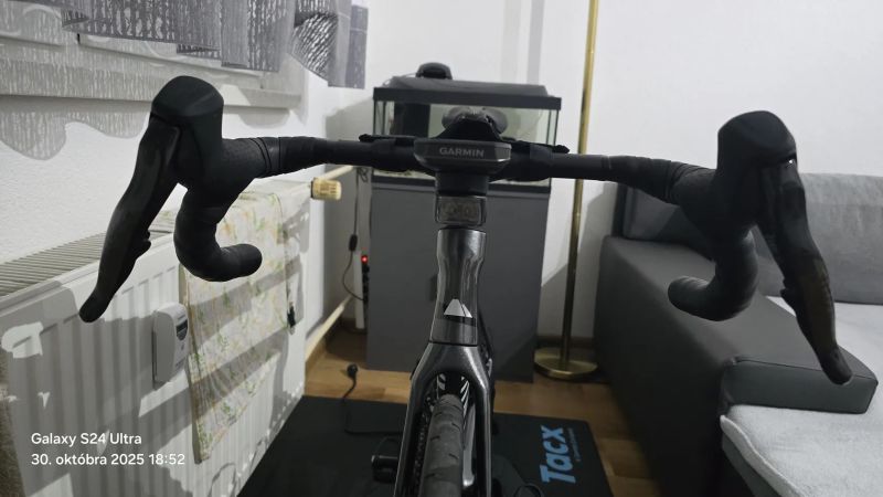 Predam komplet riadiace /brzdové páky (Ľ,P) Sram rival axs E1