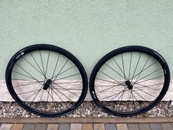 Zapletená kola DT Swiss P1800 včetně plášťů Continental Grand Prix 1500 25mm