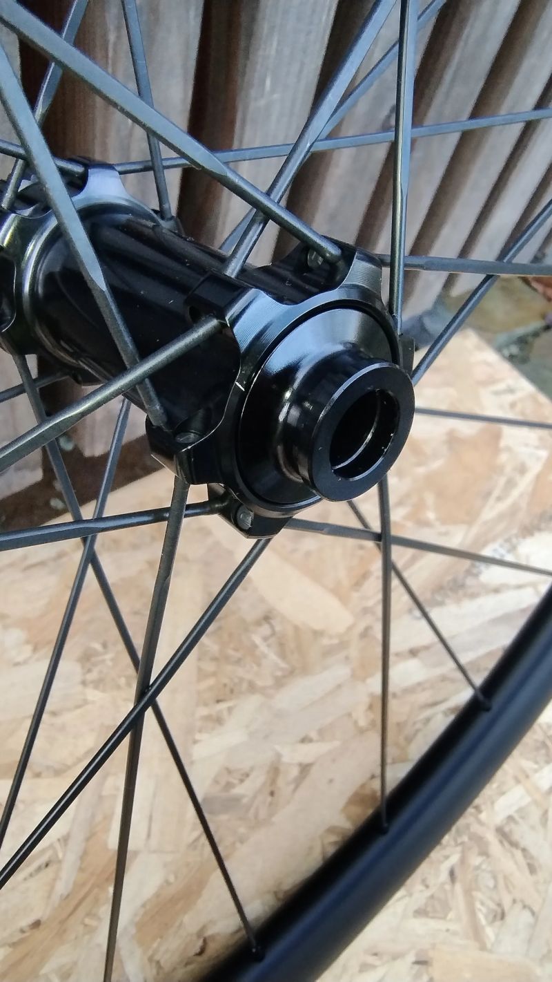 Silniční/ Gravel karbonová kola 1433 g – Shimano 10/11 → MS/XDR