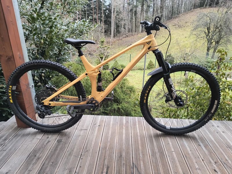 YT Industries Izzo Core 3 GX AXS